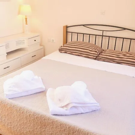דירה Central City Apartment *